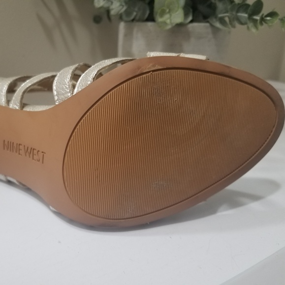 Nine West Silver Heels - Picture 6 of 8